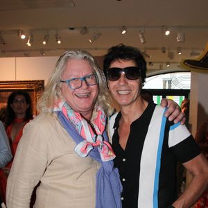 Exclusif - Pierre-Jean Chalençon, Jean-Luc Lahaye - Exposition de la collection de Pierre-Jean Chalençon pour la vente "Napoléon: Une collection historique" chez Sotheby's à Paris le 19 juin 2025.
C'est le styliste Jean-Charles de Castelbajac, qui a apporté sa touche colorée à la vitrine de la vente du 25 juin, consacrée aux objets provenant du trésor de Pierre-Jean Chalençon, l'un des plus grands collectionneurs privés d'objets napoléoniens au monde. © Baldini/Bestimage