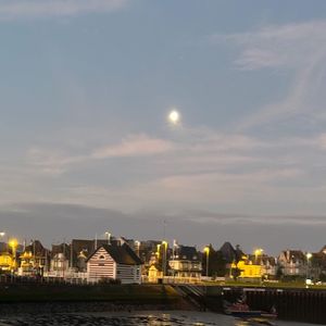De l'horizon, elle en a eu pour reprendre un peu son souffle après l'annonce officielle de sa séparation. 

Clotilde Courau a publié plusieurs clichés de son escapade normande à Trouville le mardi 18 mars 2025. Instagram @courauclotilde