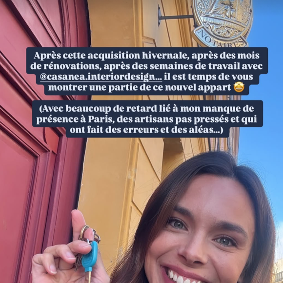 Elle a misé sur une décoration rétro chic mêlant bois, verrières et teintes naturelles dont plusieurs pièces viennent de chez NV Gallery.

Capture Instagram - Marine Lorphelin