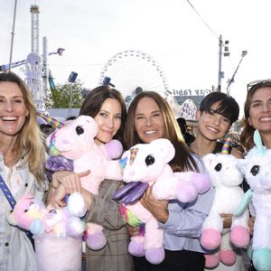 Sophie Thalmann, Mareva Galanter, Nathalie Marquay Pernaut, Ève Gilles (Miss France 2024) et Melody Vilbert - Inauguration de la Foire du Trône 2025 à Paris  © Cédric Perrin/Bestimage