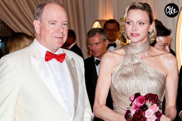 Le prince Albert II de Monaco et la princesse Charlene de Monaco lors du 77ème Gala de la Croix-Rouge, salle des Etoiles, à Monaco, le 18 juillet 2026.

© Claudia Albuquerque/Bestimage