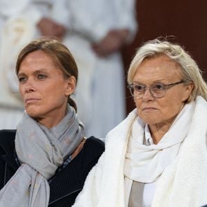 Anne Le Nen, Muriel Robin en tribune pour la session de nuit lors des Internationaux de France 2025 à Roland Garros le 04 juin 2025 à Paris, France. Photo de Nasser Berzane/ABACAPRESS.COM