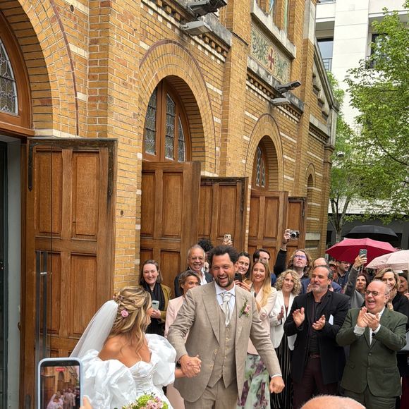 Leur mariage religieux s'est déroulé en la paroisse Saint-Honoré d’Eylau, dans le 16e arrondissement de Paris

Camille Cerf a partagé, sur son compte Instagram, une photo du mariage religieux d'Eric Antoine et Gennifer Demey célébré à Paris le 11 avril 2026.