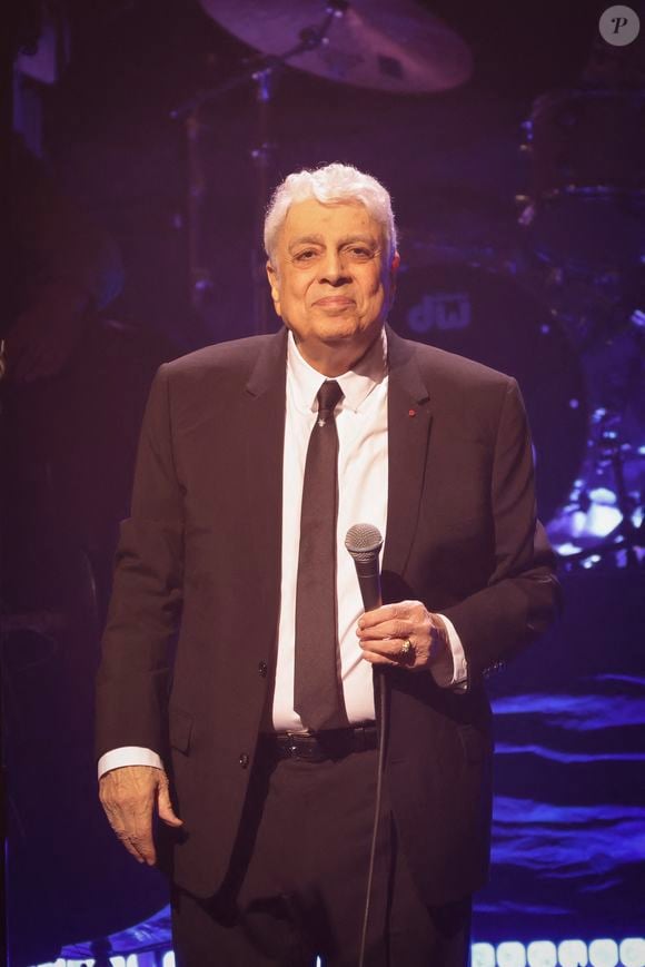 Concert d’Enrico Macias pour sa tournée La Fête Continue ! dans la salle de spectacle Le Dôme de Paris - Palais des Sports à Paris, France, le 15 mars 2025. © Jack Tribeca/Bestimage