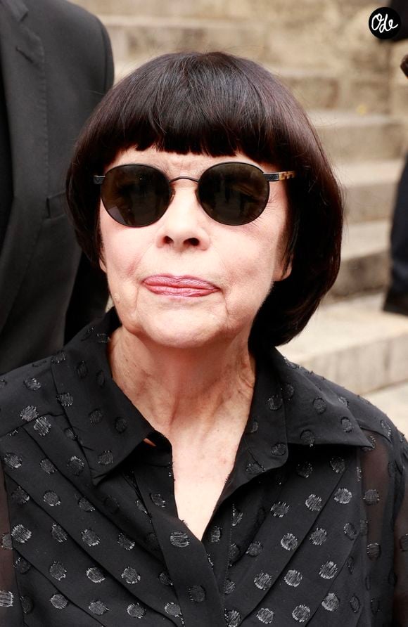 Pour rappel, la chantuse possède pas moins de 13 frères et sœurs

Exclusif - Mireille Mathieu lors de la cérémonie religieuse pour Olivier Echaudemaison en l'église Saint-Roch à Paris, France, le 7 septembre 2026. © Christophe Aubert/Bestimage