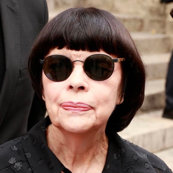 Pour rappel, la chantuse possède pas moins de 13 frères et sœurs

Exclusif - Mireille Mathieu lors de la cérémonie religieuse pour Olivier Echaudemaison en l'église Saint-Roch à Paris, France, le 7 septembre 2026. © Christophe Aubert/Bestimage