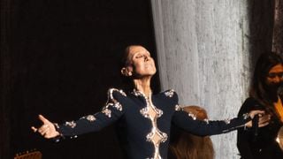 Céline Dion de retour à Paris : après 6 ans loin de la scène, elle évoque sa maladie, le syndrome de la personne raide : "Je l’ai apprivoisée"