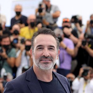 Jean Dujardin au photocall du film Oss 117 : Alerte Rouge En Afrique Noire lors du 74ème festival international du film de Cannes le 17 juillet 2021

© Borde / Jacovides / Moreau / Bestimage