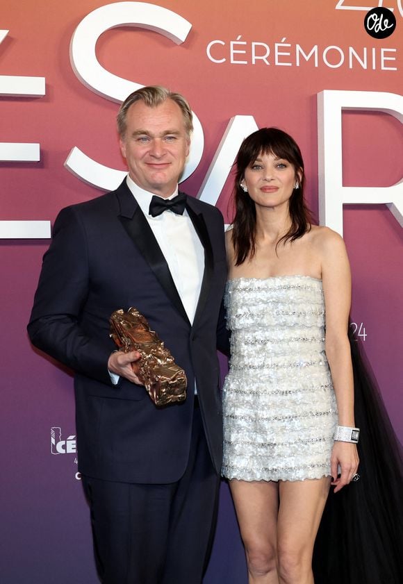 Dans sa carrière, il reste malgré tout une ombre au tableau : son rôle dans le blockbuster "The Dark Knight Rises" en 2012, marqué par une séquence devenue virale.

Marion Cotillard, Christopher Nolan - Photocall des lauréats lors de la 49ème édition de la cérémonie des César à l’Olympia à Paris, le 23 février 2024.

© Dominique Jacovides / Olivier Borde / Bestimage