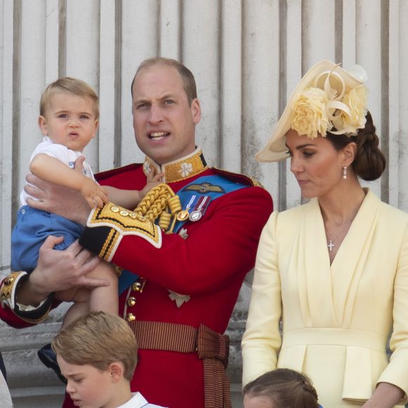 Malgré quelques signes d’apaisement, une réconciliation profonde paraît impossible, et seule une relation cordiale semble envisageable selon la rédaction.

Le prince William, duc de Cambridge, et Catherine (Kate) Middleton, duchesse de Cambridge, le prince George de Cambridge, la princesse Charlotte de Cambridge, le prince Louis de Cambridge - La famille royale au balcon du palais de Buckingham lors de la parade Trooping the Colour 2019, célébrant le 93ème anniversaire de la reine Elisabeth II, Londres, le 8 juin 2019. Photo par EXPRESS SYNDICATION / BESTIMAGE