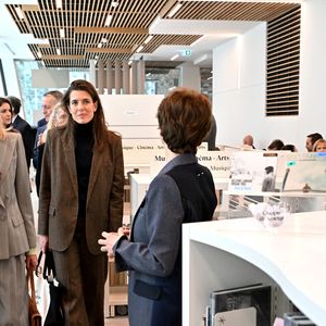 Le prince Albert II de Monaco, la princesse Caroline de Hanovre, Charlotte Casiraghi et Mélanie-Antoinette de Massy inaugurent la médiathèque Caroline à Monaco, le 10 décembre 2025. © Bruno Bebert / Bestimage