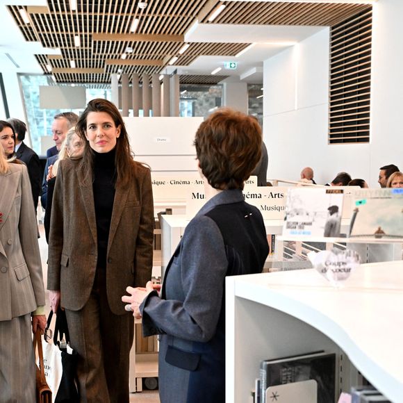 Le prince Albert II de Monaco, la princesse Caroline de Hanovre, Charlotte Casiraghi et Mélanie-Antoinette de Massy inaugurent la médiathèque Caroline à Monaco, le 10 décembre 2025. © Bruno Bebert / Bestimage