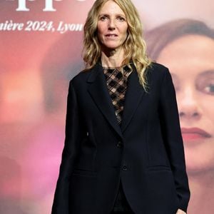 La comédienne a évoqué le sujet pour le podcast Les Vagues du magazine Elle

Sandrine Kiberlain au photocall de la cérémonie de remise du prix lumière de la 16ème édition du Festival Lumière à l'Amphithéâtre - Centre de Congrès à Lyon, France, le 18 octobre 2024. © Dominique Jacovides/Bestimage