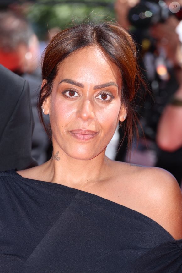 Amel Bent assiste au tapis rouge et à la projection de Zan O Bacheh à Cannes, France, le 22 mai 2025, dans le cadre du Festival de Cannes. Photo by Jerome Domine/ABACAPRESS.COM