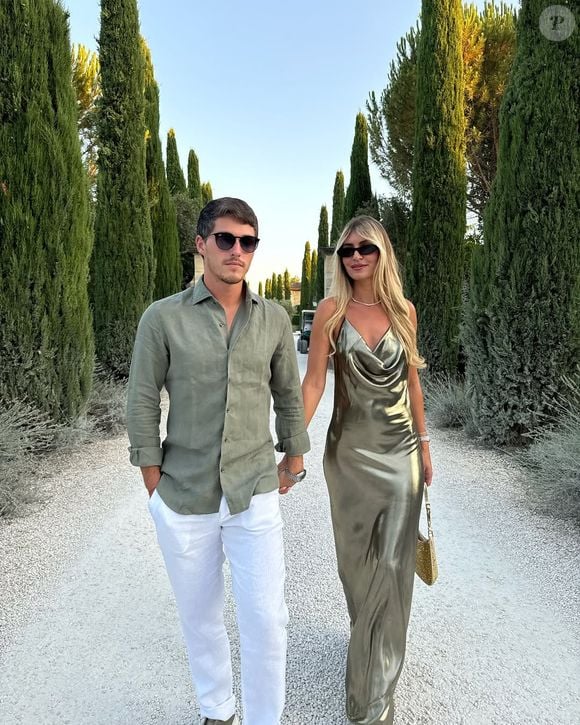 Dylan Deschamps publie régulièrement des photos de lui et sa fiancée Mathilde Cappelaere sur Instagram