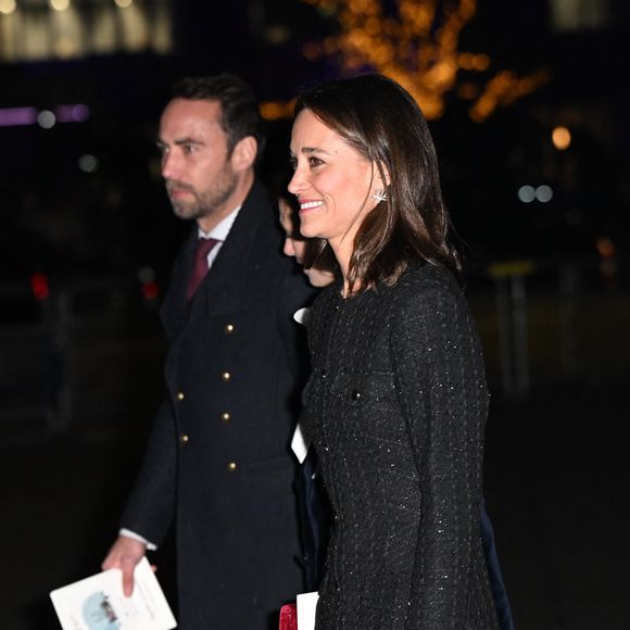La famille royale d'Angleterre assiste à la messe "Together At Christmas Carol" à l'abbaye de Westminster à Londres, Royaume-Uni le 6 Décembre, 2024

Photo : Backgrid UK/ Bestimage