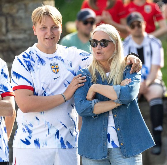 Le Prince Sverre Magnus lors du tournoi de football entre l'équipe Skaugum et Asker Unified, Furuset Regnbuen et Strømsgodset TI au stade Skaugum à Asker, Norvège. Photo by Dana Press / Bestimage