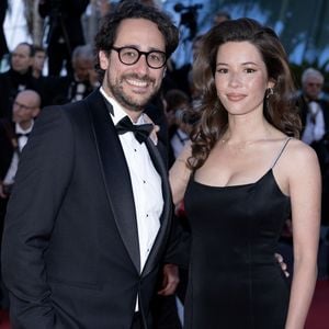 Mais les départs se sont enchaînés
Thomas Hollande et sa femme Emilie Broussouloux - Montée des marches du film « Karma » lors du 79ème Festival International du Film de Cannes, le 15 mai 2026. © Olivier Borde / Bestimage
