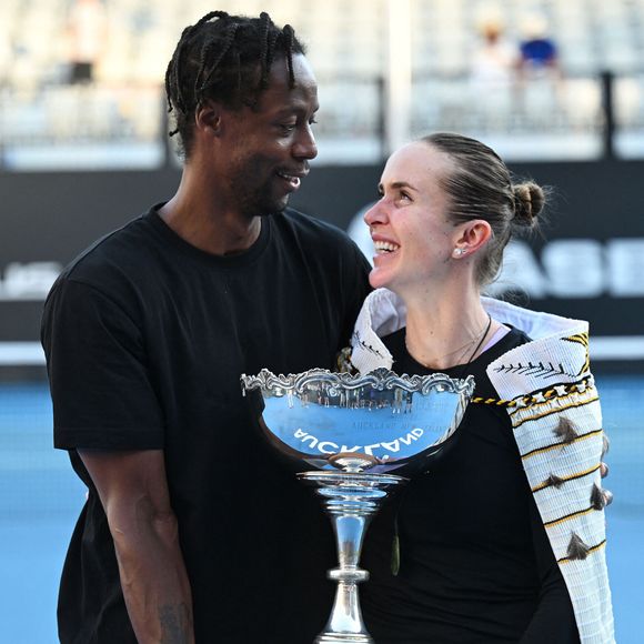 Gaël Monfils et son épouse Elina Svitolina posent pour une photo avec le trophée après la finale du tournoi de tennis ASB Classic Women's WTA250 à Manuka, en Nouvelle-Zélande. Dimanche 11 janvier 2026.

© Bestimage