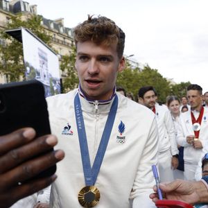 Léon Marchand - La "Parade des Champions" des Jeux Olympiques et Paralympiques de Paris2024, sur les Champs-Elysées. Paris, le 14 septembre 2024.
© Romauld Meigneux/Pool/Bestimage