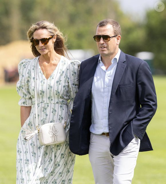 Peter Phillips et sa compagne Hariet Sperling lors du match caritatif de polo "Royal Charity Polo Cup" au Guards Polo Club à Windsor. Le 12 juillet 2024

Dana Press / Bestimage