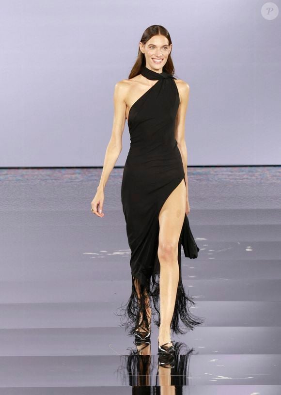 En 2023, Charlotte Cardin a dévoilé le son "Feel Good".

Charlotte Cardin - Défilé « L’Oréal Paris – A Celebration of Women's Empowerment  », dans le cadre de la Fashion Week, Collections Prêt-à-porter Printemps / Eté 2026, de Paris le 29 septembre 2025.

© Christophe Aubert via Bestimage