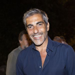 Le 30 janvier 2025, la cour d’appel de Paris a finalement confirmé le non-lieu dont avait bénéficié le quinquagénaire, en première instance. Une question se pose, depuis : Ary Abittan retrouvera-t-il son public ?

Exclusif - Ary Abittan - Personnalités lors de la représentation de la pièce de théâtre "Bungalow 21" au Théâtre de Verdure lors du 40ème Festival de Ramatuelle. Le 7 août 2024. © Cyril Bruneau / Festival de Ramatuelle / Bestimage