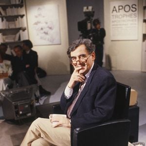 L'homme de lettres avait 89 ans...

Photo d'archives non datée - Bernard Pivot sur le plateau de son émission Apostrophes. - Bernard Pivot, ancien président de l'Académie Goncourt, auteur et présentateur d'Apostrophes, est décédé à l'âge de 89 ans. Photo Pascal Baril/ABACAPRESS.COM