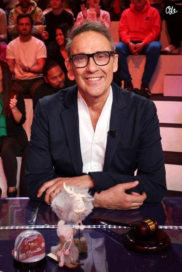 Exclusif - Julien Courbet, sur le plateau de TBT9 présenté par C.Hanouna, et diffusé en direct sur W9, Paris, France, le 26 novembre 2025. © Jack Tribeca / Bestimage