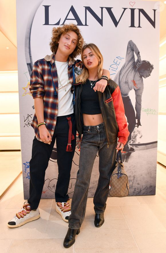 Exclusif - Joalukas Noah (fils de Y.Noah et I.Camus), Sasha Nikolic - People lors de la présentation de la collection capsule  de la maison Lanvin "Poetry in Motion", une nouvelle ligne jeune "surfer" , à la boutique Lanvin à Paris. Le 8 décembre 2021
© Veeren / Bestimage