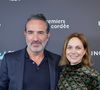 “Ça a été une telle respiration dans l’été, ça a été un tel moment, je dirais, suspendu, où on regardait tous dans la même direction”, explique-t-elle
Jean Dujardin et sa femme Nathalie Péchalat (nouvelle présidente de l'association "Premiers de Cordée") - Dîner de charité Breitling à la Samaritaine pour l’association "Premiers de Cordée" à Paris le 4 avril 2024. L'association Premiers de Cordée propose des animations sportives auprès des enfants hospitalisés. ADN de l’association depuis sa création, ce programme comprend de nombreuses actions pour initier un maximum d’enfants malades et/ou en situation de handicap à la pratique sportive. © Rachid Bellak/Bestimage