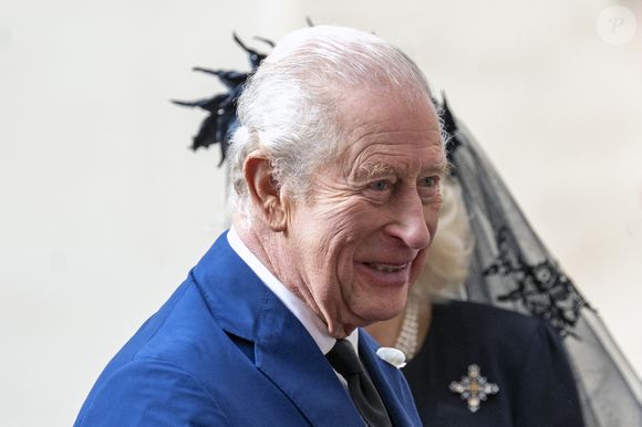 Le roi Charles III d'Angleterre et Camilla Parker Bowles, reine consort d'Angleterre, arrivent à la cour de San Damaso pour une rencontre avec le pape Léon XIV au Vatican, le 23 octobre 2025. © Alessia Giuliani/IPA via ZUMA Press / Bestimage/Bestimage