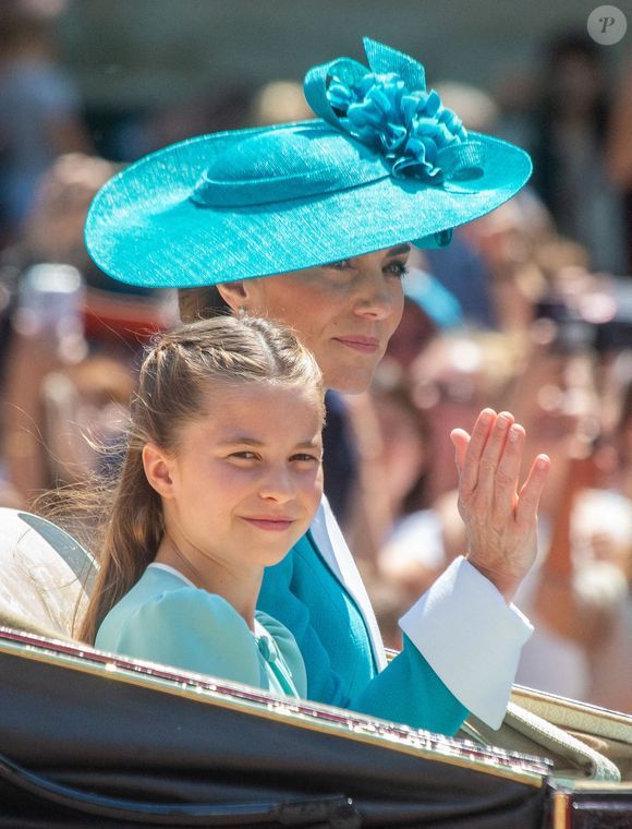 La princesse de Galles Cathrerine et la princesse Charlotte sont vues dans le Mall pendant le défilé du Trooping of the Colour, le 14 juin 2025, à Londres, Royaume-Uni. Photo par Tayfun Salci/ZUMA Press Wire/ABACAPRESS.COM
