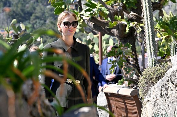 Le prince Albert II de Monaco, sa femme la princesse Charlene et la princesse Caroline de Hanovre ont pu découvrir les travaux d'aménagements réalisés pendant 5 ans au jardin exotique de Monaco avant son ouverture au public le 30 mars.© Bruno Bebert / Bestimage