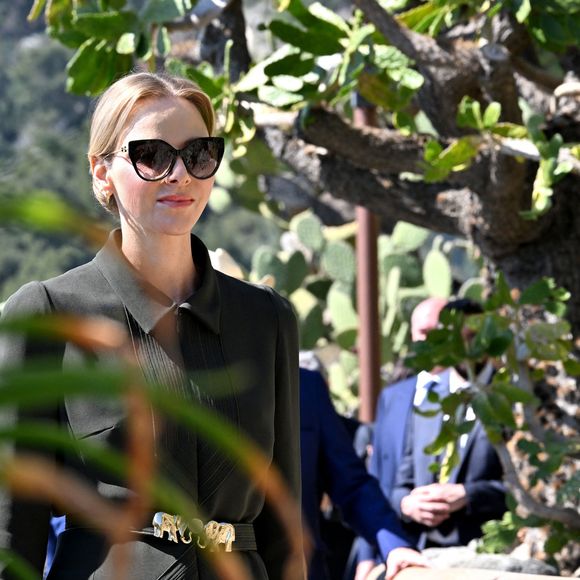 Le prince Albert II de Monaco, sa femme la princesse Charlene et la princesse Caroline de Hanovre ont pu découvrir les travaux d'aménagements réalisés pendant 5 ans au jardin exotique de Monaco avant son ouverture au public le 30 mars.© Bruno Bebert / Bestimage