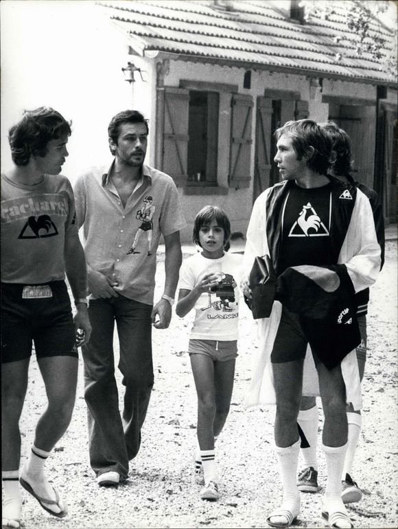 Alain Delon et son fils Anthony à Douchy en 1973 (©Keystone Press Agency/ZUMA Press Wire)