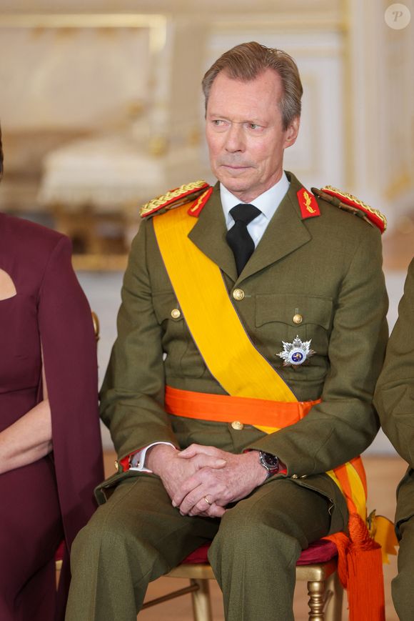 Henri de Luxembourg a organisé un grand diner pour son abdication.

Le grand-duc Henri de Luxembourg - Cérémonie d'abdication du grand-duc H.de Luxembourg au palais grand-ducal de Luxembourg, le 3 octobre 2025. 
© Roland Miny / Bestimage