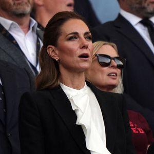 La Princesse de Galles dans les tribunes pendant l'hymne national lors du match de poule A de la Coupe du monde de rugby féminin 2025 à l'American Express Stadium, Brighton. Samedi 6 septembre 2025. Photo by Ben Whitley/PA Wire/ABACAPRESS.COM