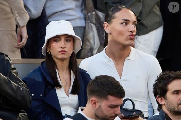 Lénie, Djebril (candidats Star Academy 2024) dans les tribunes des Internationaux de France de tennis de Roland Garros 2024 à Paris le 27 mai 2024. © Moreau-Jacovides/Bestimage