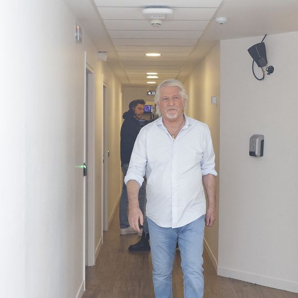 Exclusif - Patrick Sebastien - Backstage de l’émission TPMP (Touche Pas à Mon Poste) présentée en direct par C.Hanouna et diffusée sur C8 le 19 décembre 2023. © © Jack Tribeca / Bestimage