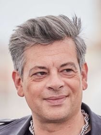 Paris, Sète, Buenos Aires... Comment Benjamin Biolay réinvente son quotidien d'un pied-à-terre à l'autre