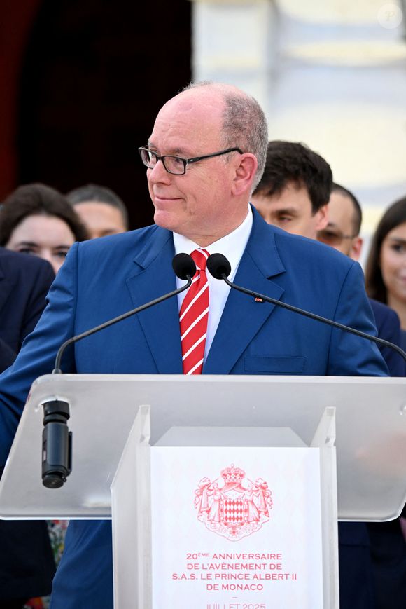 Le prince Albert II de Monaco - Célébration des 20 ans de règne du prince souverain Albert II de Monaco sur la place du Palais à Monaco, le 19 juillet 2025. © Bruno Bebert/Bestimage