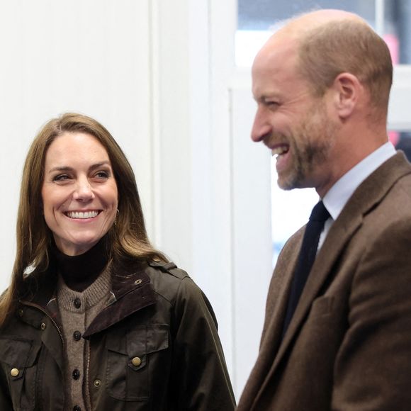 Catherine, princesse de Galles, et le prince William, prince de Galles, dégustent du cidre lors d'une visite à Long Meadow Cider le 14 octobre 2025 à Craigavon, en Irlande du Nord. Le prince et la princesse de Galles visitent des organisations qui offrent des opportunités créatives et entrepreneuriales aux jeunes des zones rurales d'Irlande du Nord. © GoffPhotos/Pool/Bestimage