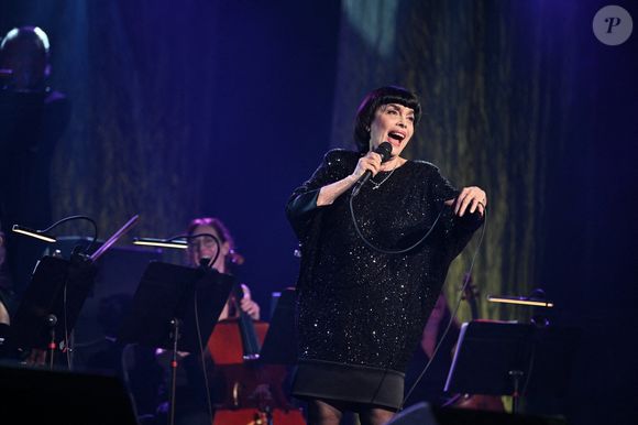 Mireille Mathieu donne un concert à l'Olympia à Paris, France, le 24 octobre 2025. Photo by Christophe Meng/ABACAPRESS.COM