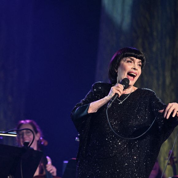 Mireille Mathieu donne un concert à l'Olympia à Paris, France, le 24 octobre 2025. Photo by Christophe Meng/ABACAPRESS.COM