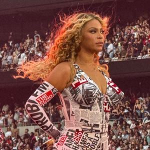 Beyonce se produit lors du dernier concert de sa tournée Cowboy Carter Tour au Tottenham Hotspur Stadium à Londres, Royaume-Uni, le 16 juin 2025. Photo by Splash News/ABACAPRESS.COM