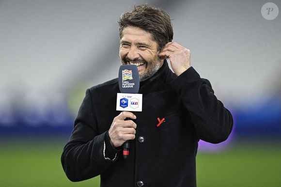 La légende du football Bixente Lizarazu profite pleinement de ses vacances.

Bixente Lizarazu pour Telefoot sur TF1 TV lors du match de football UEFA Nations League France VS Croatie au Stade de France à Saint-Denis près de Paris, France. Photo by Joly Victor/ABACAPRESS.COM