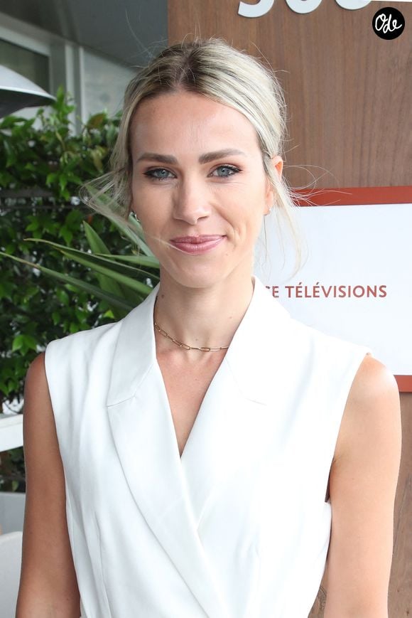 Très sociable, il va facilement vers les gens, ce qui pousse sa mère à rester vigilante.

Marion Rousse - Déjeuner dans la loge de France Télévision lors des Internationaux de France de Tennis de Roland Garros 2025 - Jour 03 à Paris le 27 Mai 2025. © Bertrand Rindoff / Bestimage