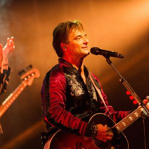 Exclusif - David Hallyday rend hommage à son père Johnny Hallyday, lors d'un concert aux fêtes de Wallonie à Andenne en Belgique le 23 septembre 2018. © Agence / Bestimage