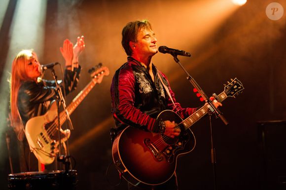 Exclusif - David Hallyday rend hommage à son père Johnny Hallyday, lors d'un concert aux fêtes de Wallonie à Andenne en Belgique le 23 septembre 2018. © Agence / Bestimage
